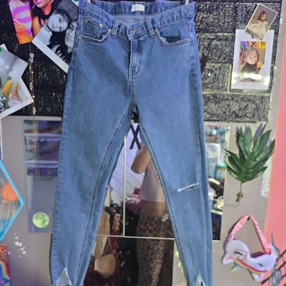 Sleek Blue Skinny Jeans with Smooth Denim